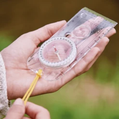 Magasin De Matériel De Camping En Plein Air -Magasin De Matériel De Camping En Plein Air boussole